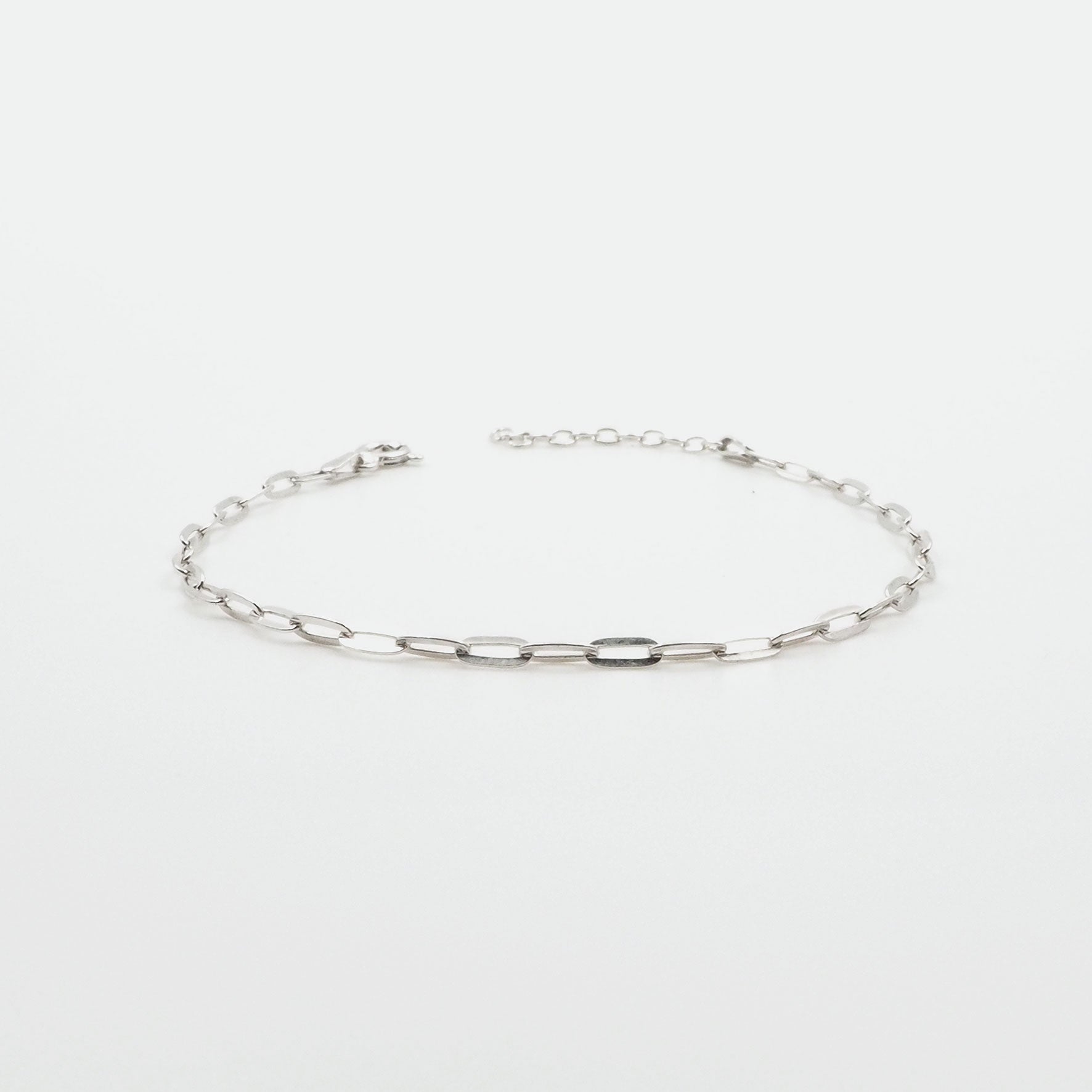 Silber Armbaender fuer Damen jetzt kaufen in unserem Onlineshop oder vor Ort in unserer Filiale in Basel